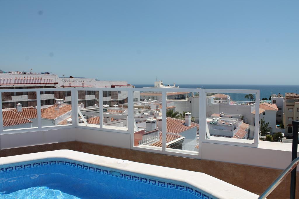 Apartamentos Turisticos Plaza Del Olvido Nerja Exteriör bild