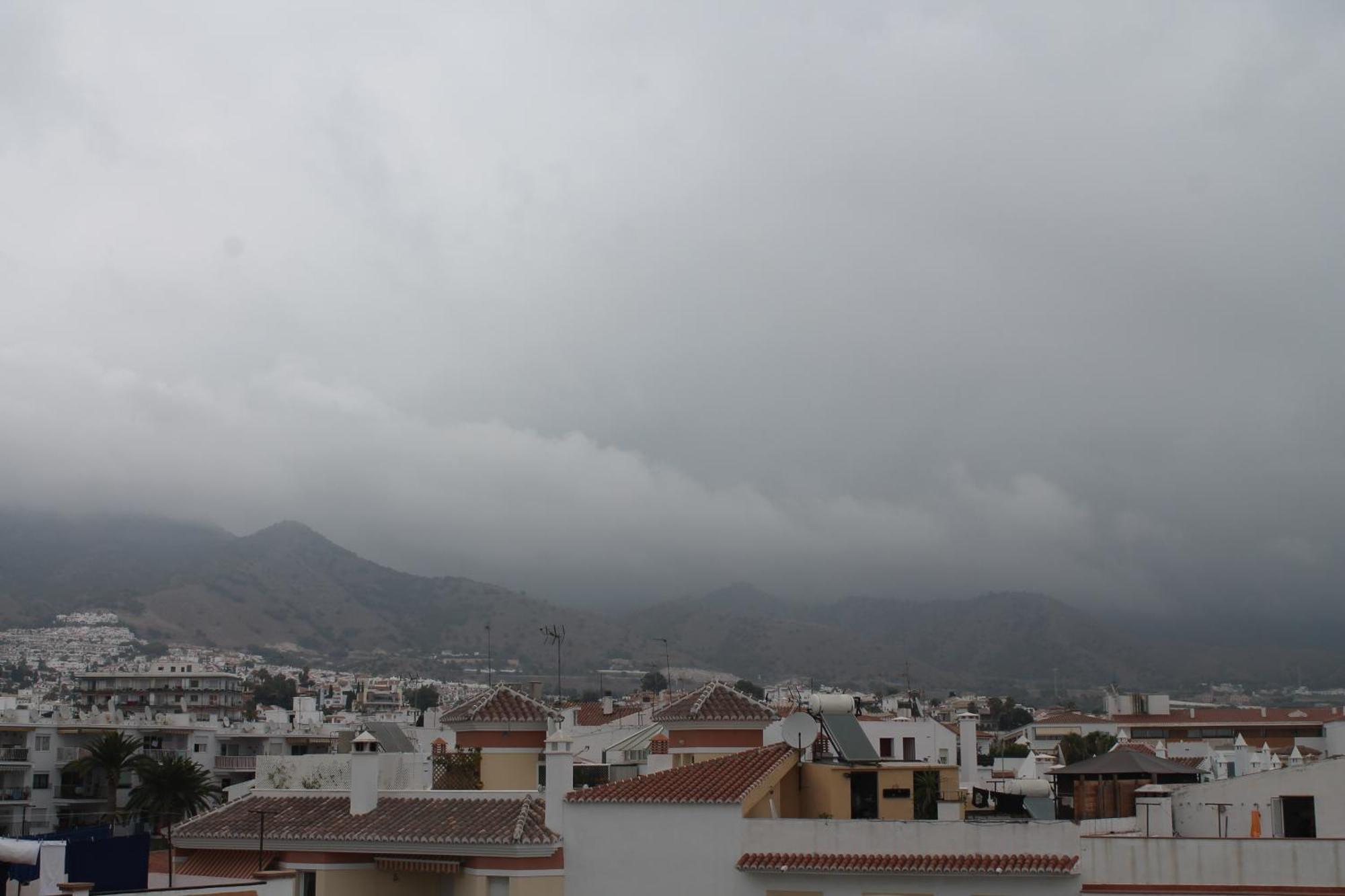 Apartamentos Turisticos Plaza Del Olvido Nerja Exteriör bild