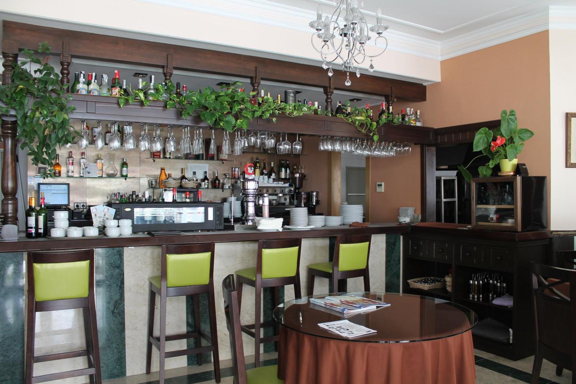 Apartamentos Turisticos Plaza Del Olvido Nerja Exteriör bild