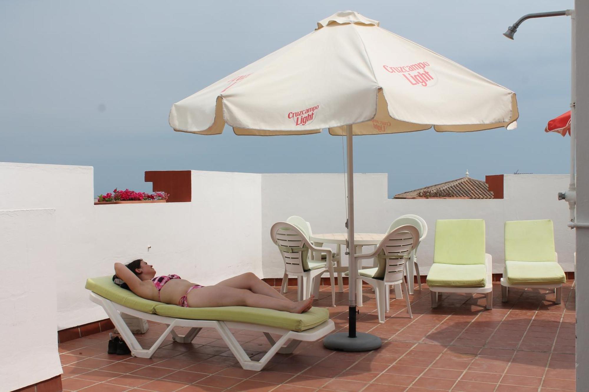 Apartamentos Turisticos Plaza Del Olvido Nerja Exteriör bild