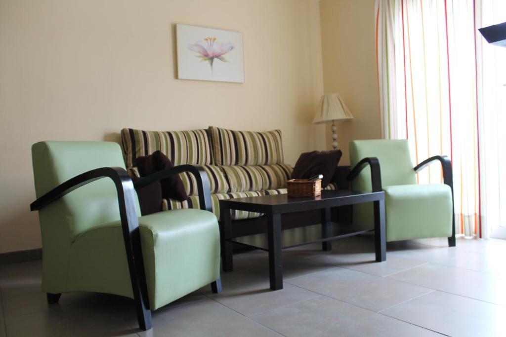 Apartamentos Turisticos Plaza Del Olvido Nerja Exteriör bild