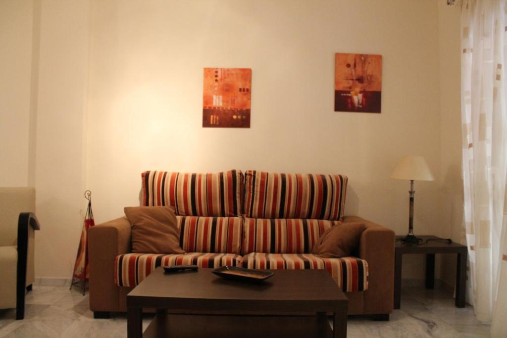 Apartamentos Turisticos Plaza Del Olvido Nerja Exteriör bild